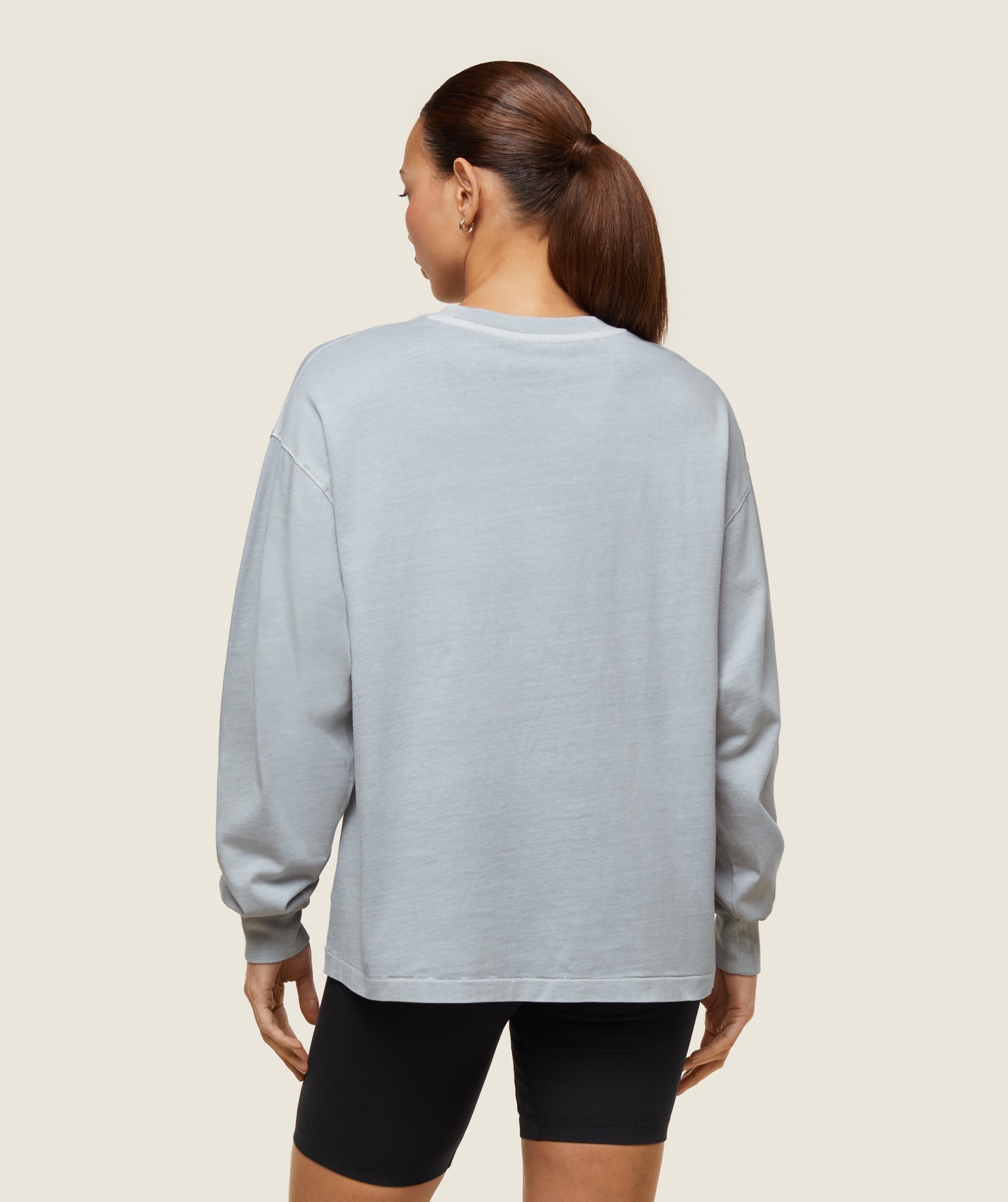 gymshark-everywear-long-sleeve-top-ice-grey-ss24