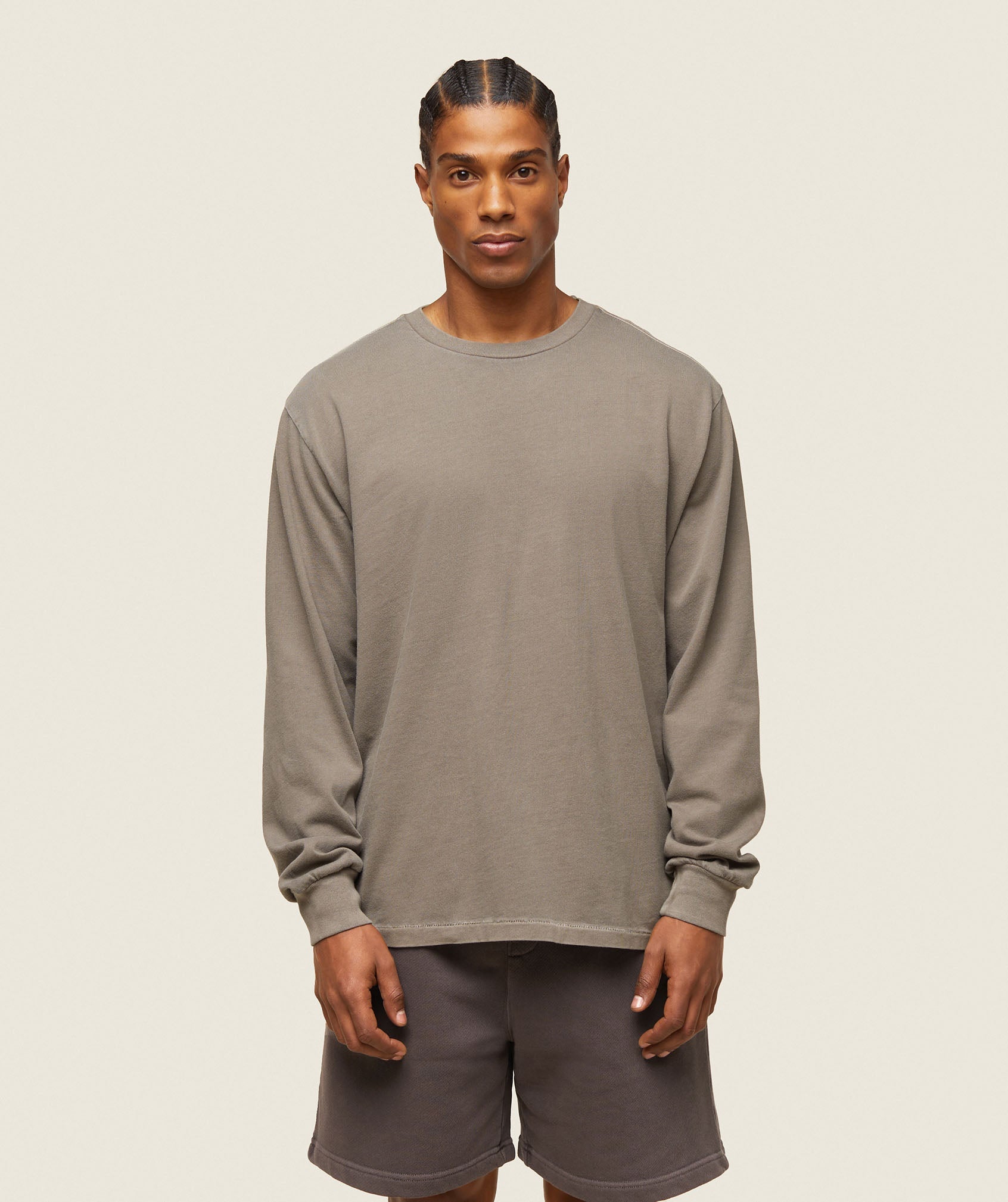 gymshark-everywear-relaxed-long-sleeve-tee-linen-brown-ss24