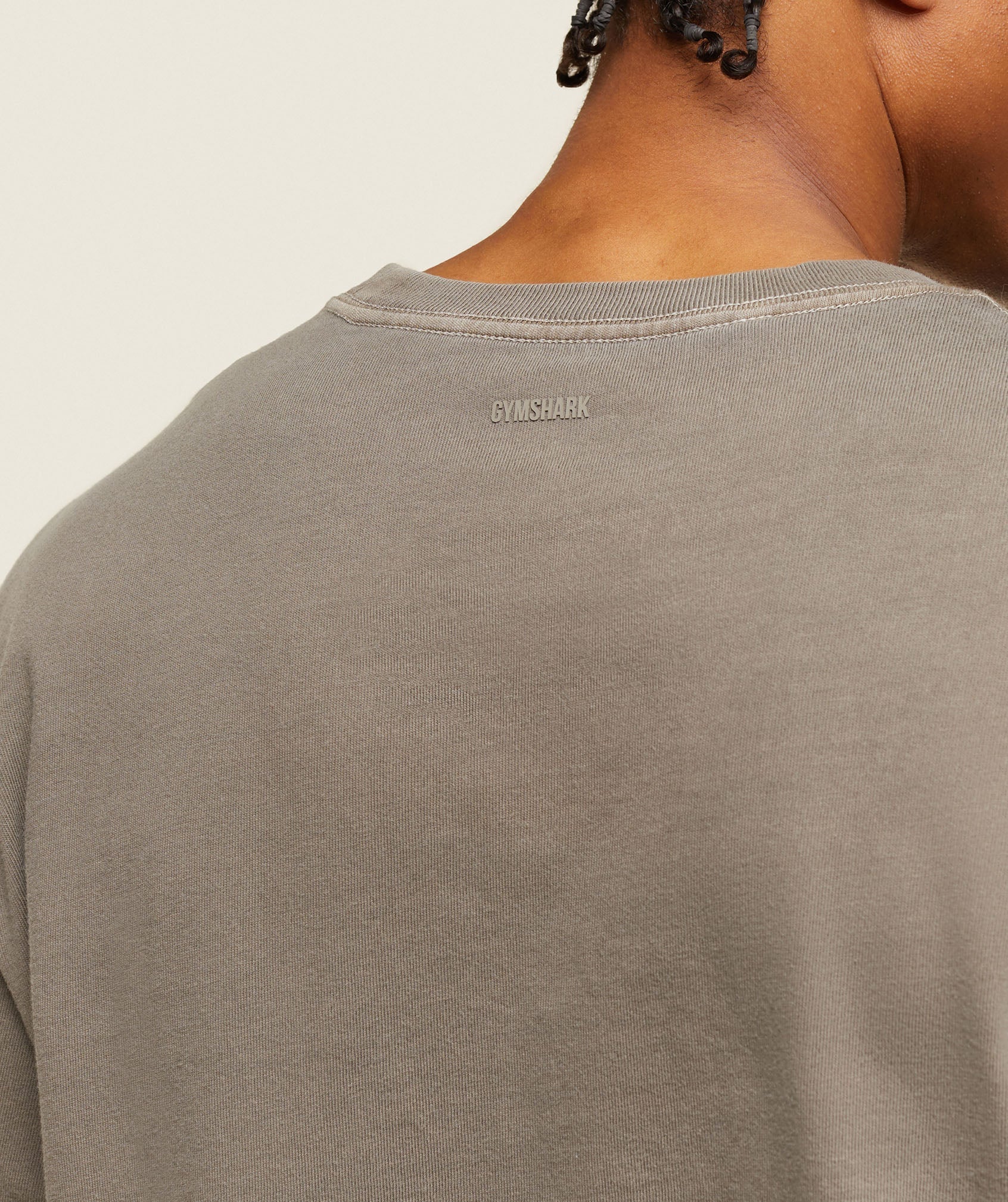gymshark-everywear-relaxed-long-sleeve-tee-linen-brown-ss24