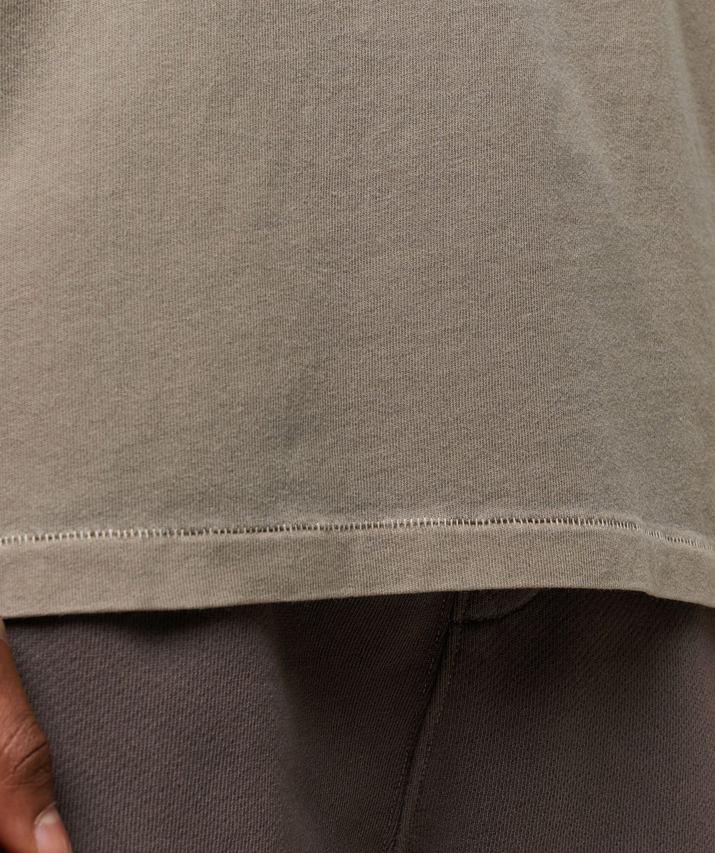 gymshark-everywear-relaxed-long-sleeve-tee-linen-brown-ss24