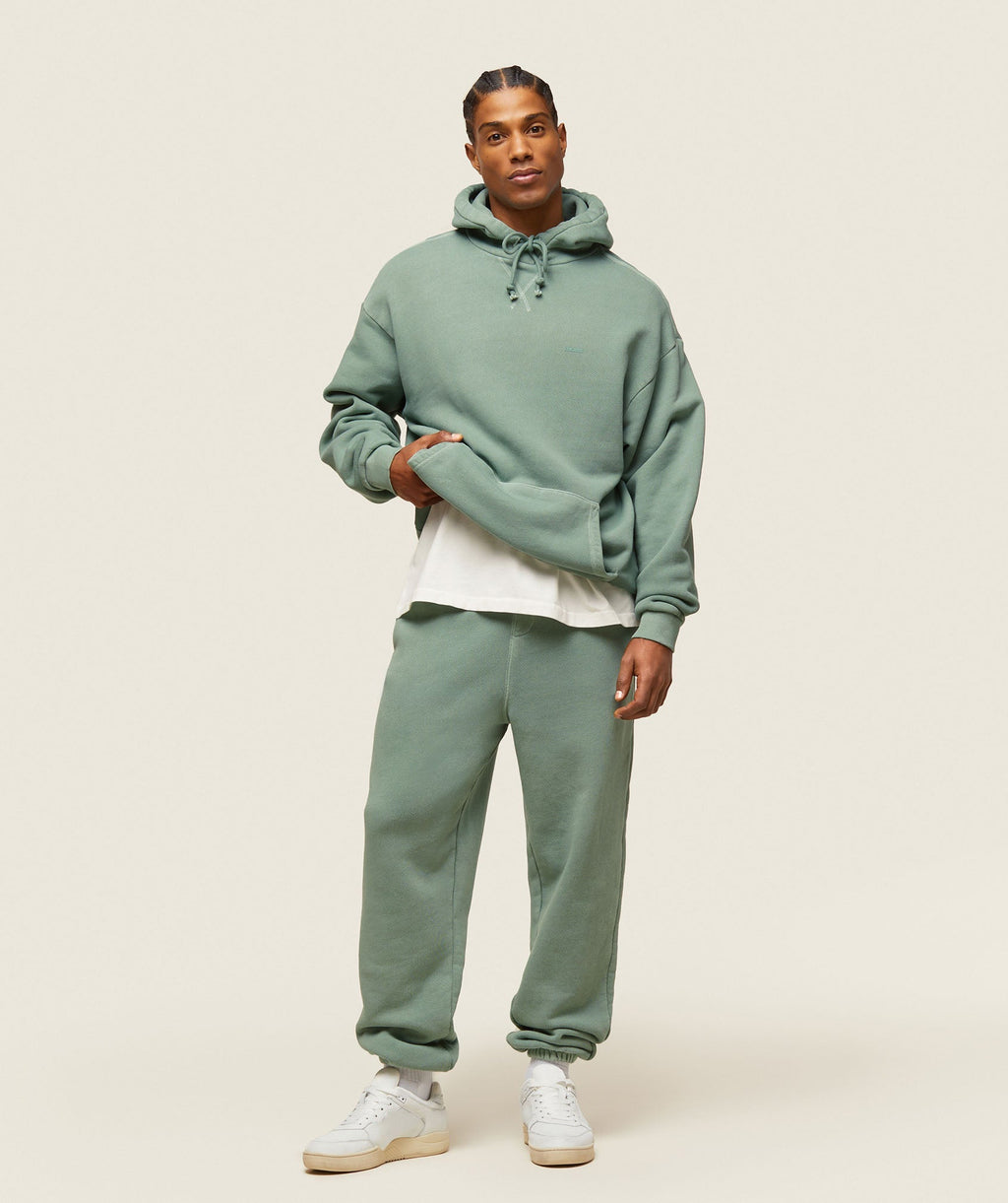 gymshark-everywear-relaxed-sweatpants-dollar-green-ss24