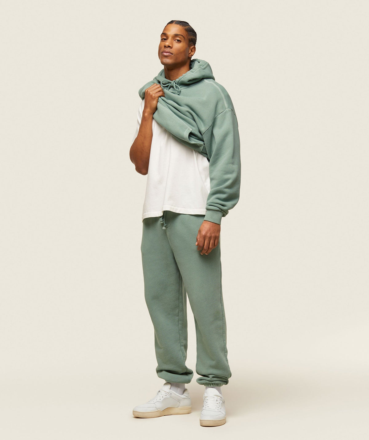 gymshark-everywear-relaxed-sweatpants-dollar-green-ss24