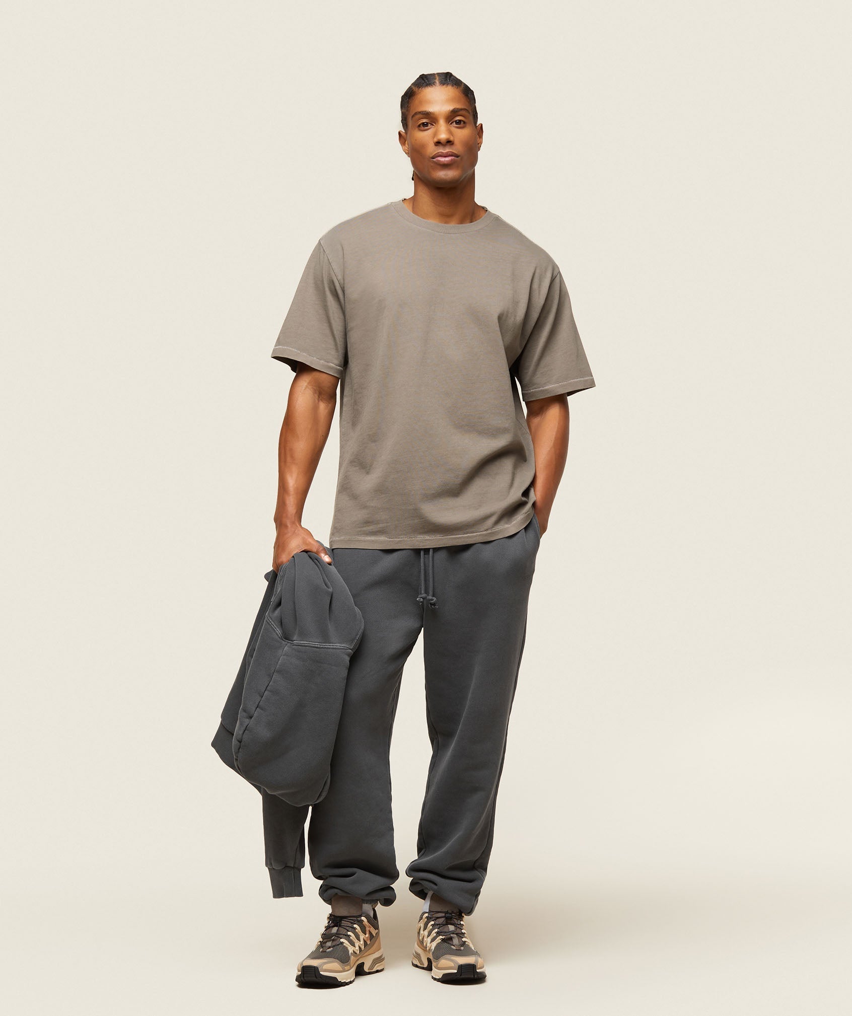 gymshark-everywear-relaxed-t-shirt-linen-brown-ss24