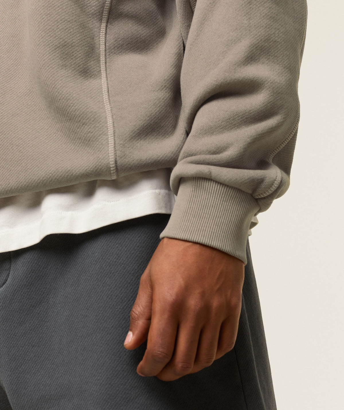 gymshark-everywear-relaxed-stitch-sweatshirt-linen-brown-ss24