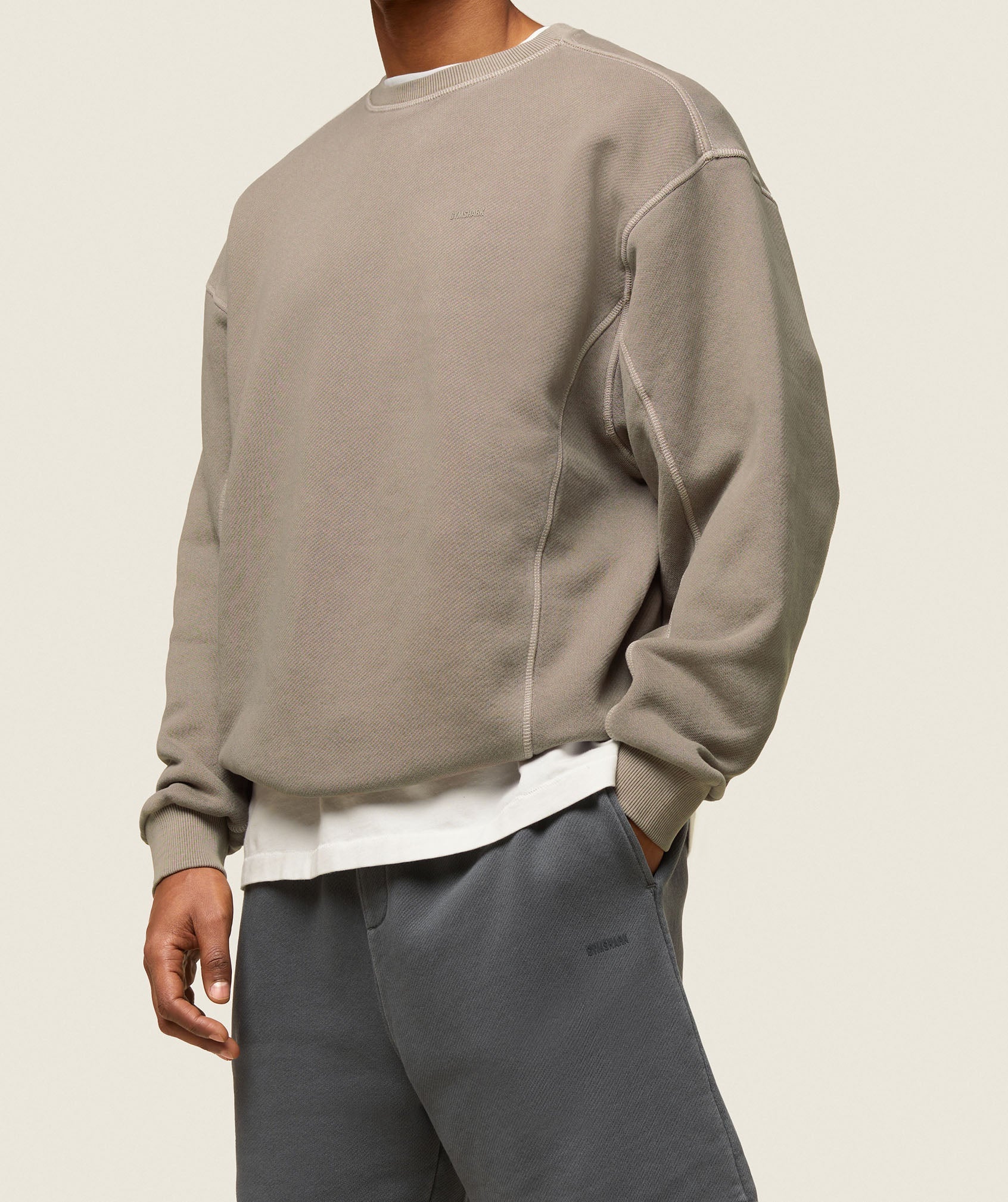 gymshark-everywear-relaxed-stitch-sweatshirt-linen-brown-ss24