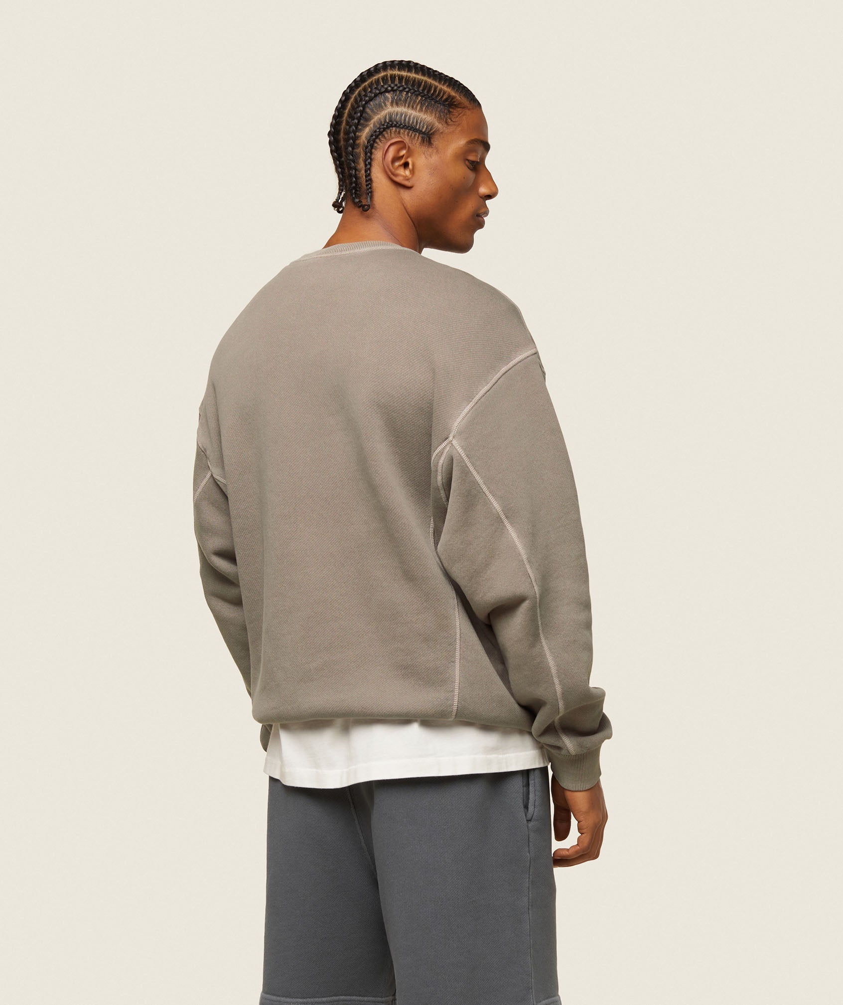 gymshark-everywear-relaxed-stitch-sweatshirt-linen-brown-ss24