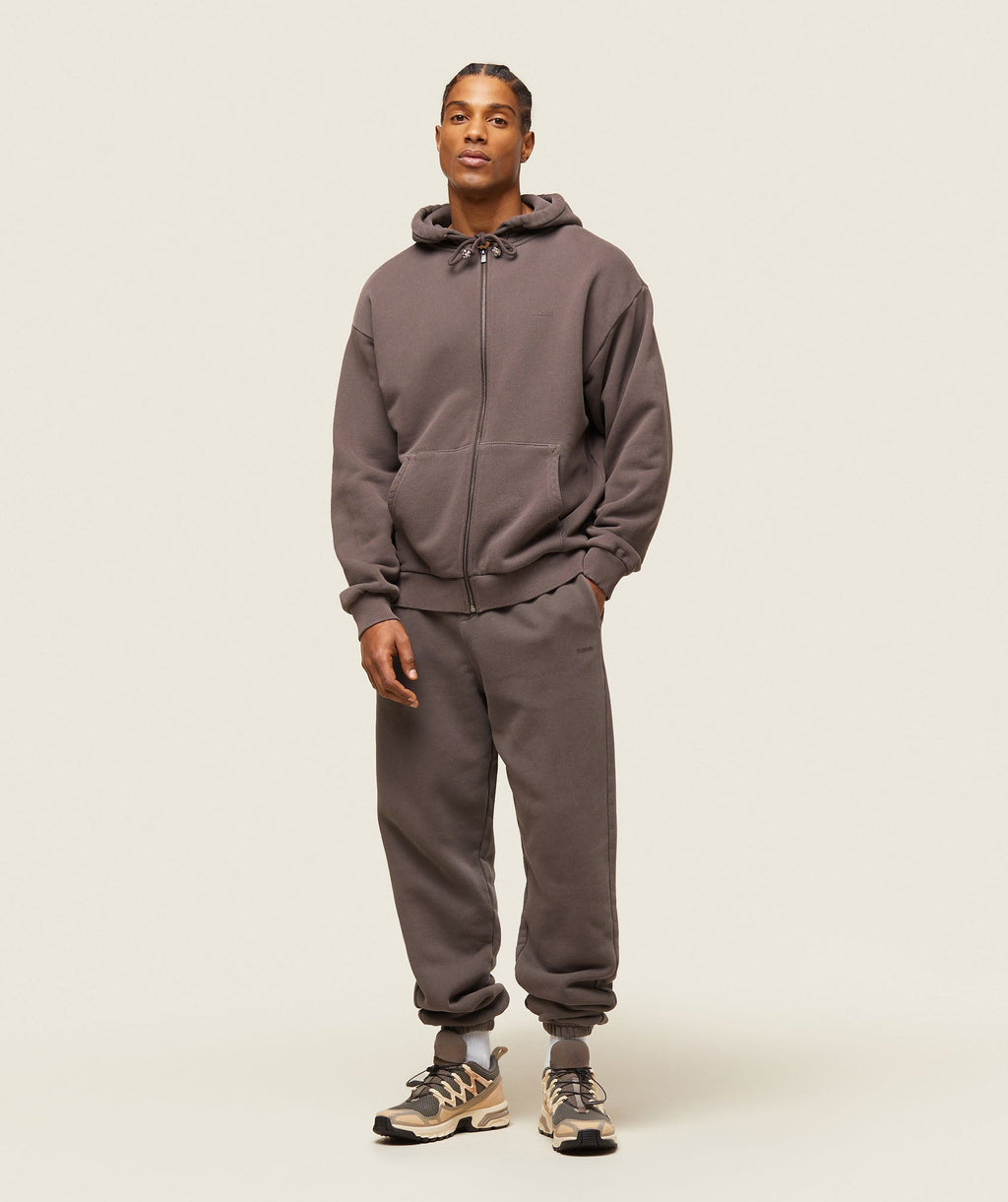 gymshark-everywear-relaxed-zip-hoodie-archive-brown-ss24