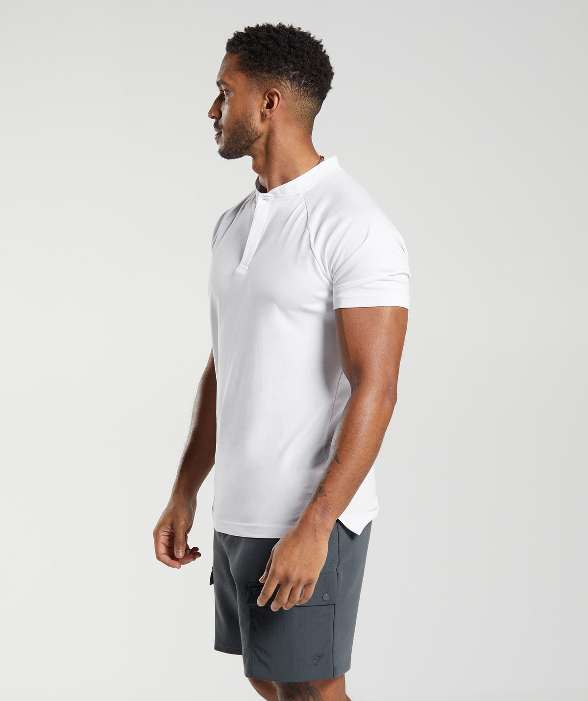 gymshark-rest-day-commute-polo-shirt-white-ss23