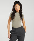 gymshark-jersey-body-fit-t-shirt-earthy-brown-ss23