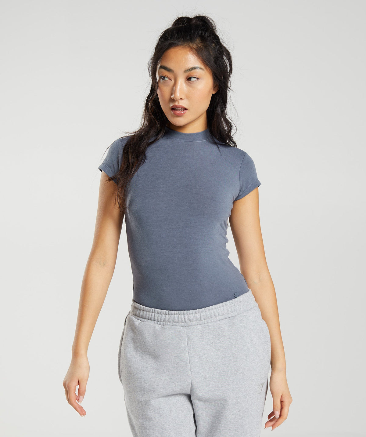 gymshark-jersey-body-fit-t-shirt-evening-blue-ss23