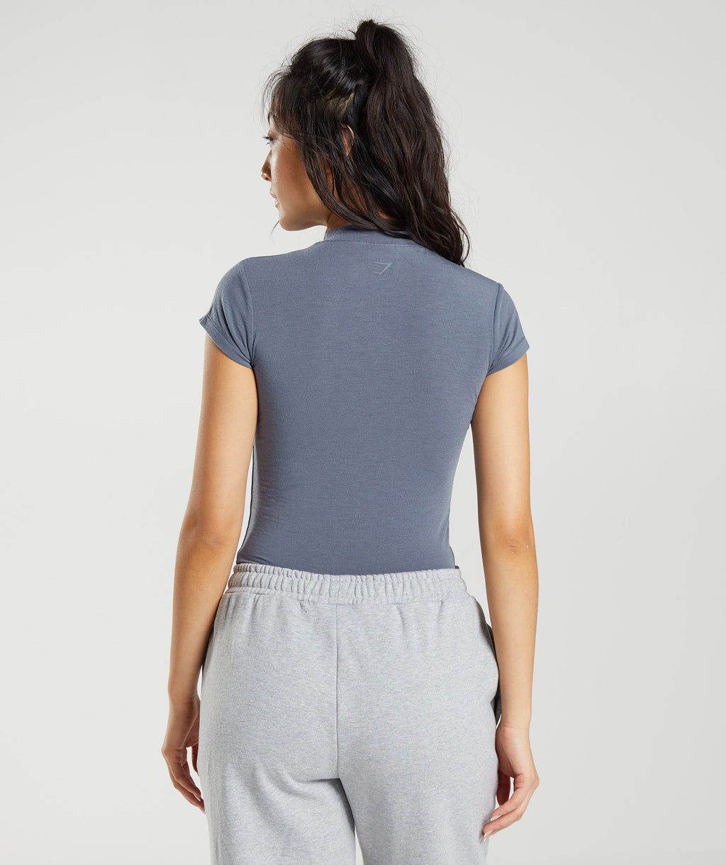 gymshark-jersey-body-fit-t-shirt-evening-blue-ss23