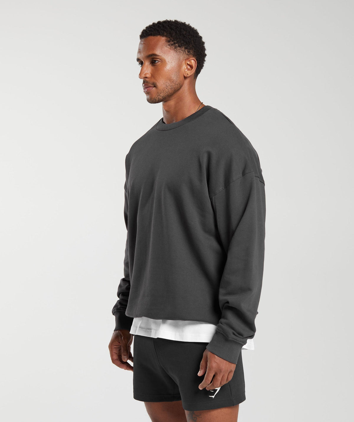 gymshark-rest-day-essential-crew-onyx-grey-aw23