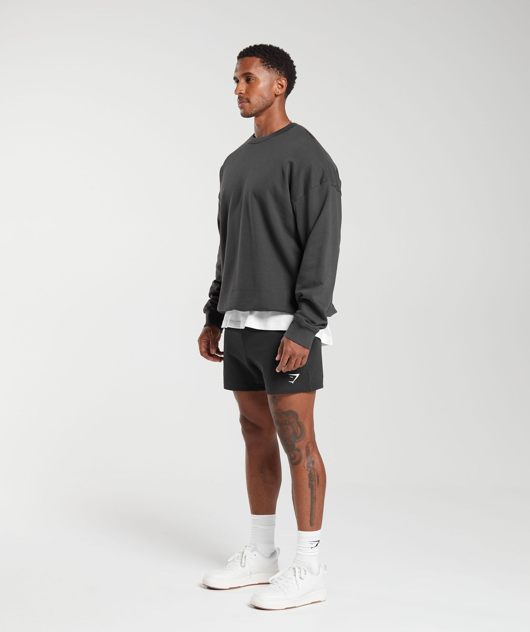 gymshark-rest-day-essential-crew-onyx-grey-aw23