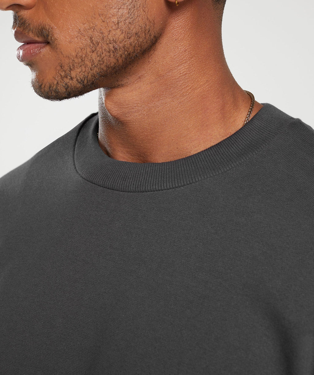 gymshark-rest-day-essential-crew-onyx-grey-aw23