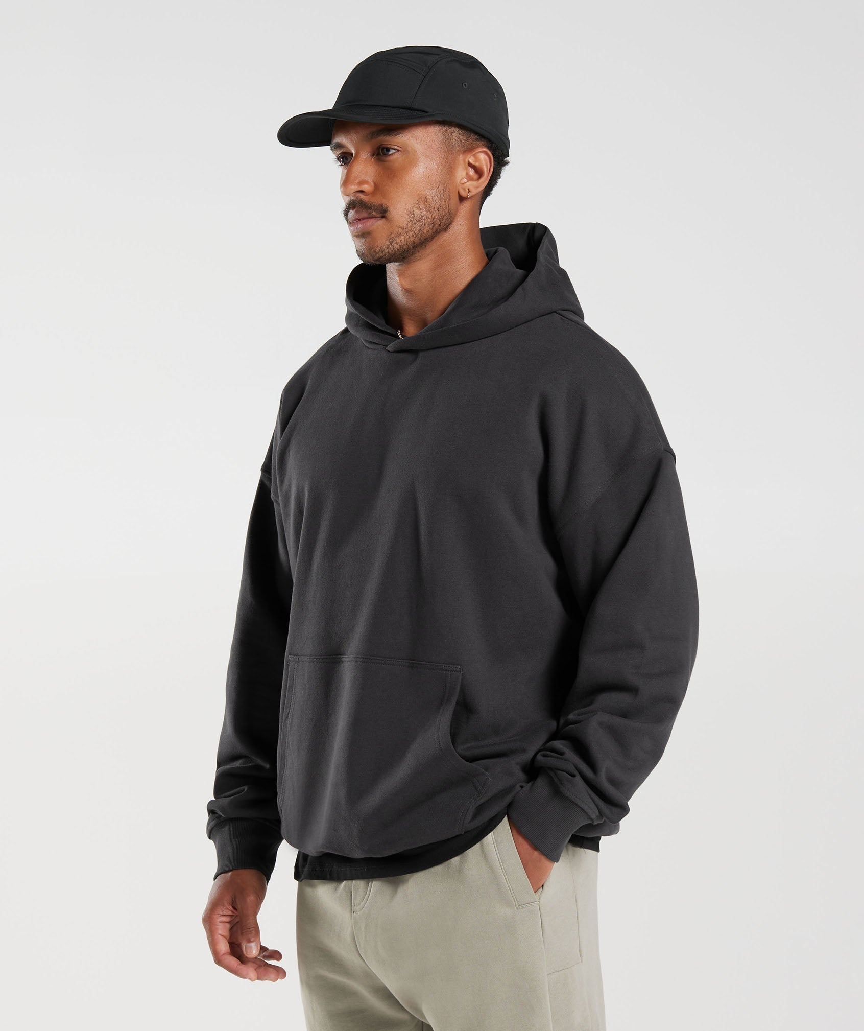 gymshark-rest-day-essentials-hoodie-onyx-grey-ss23