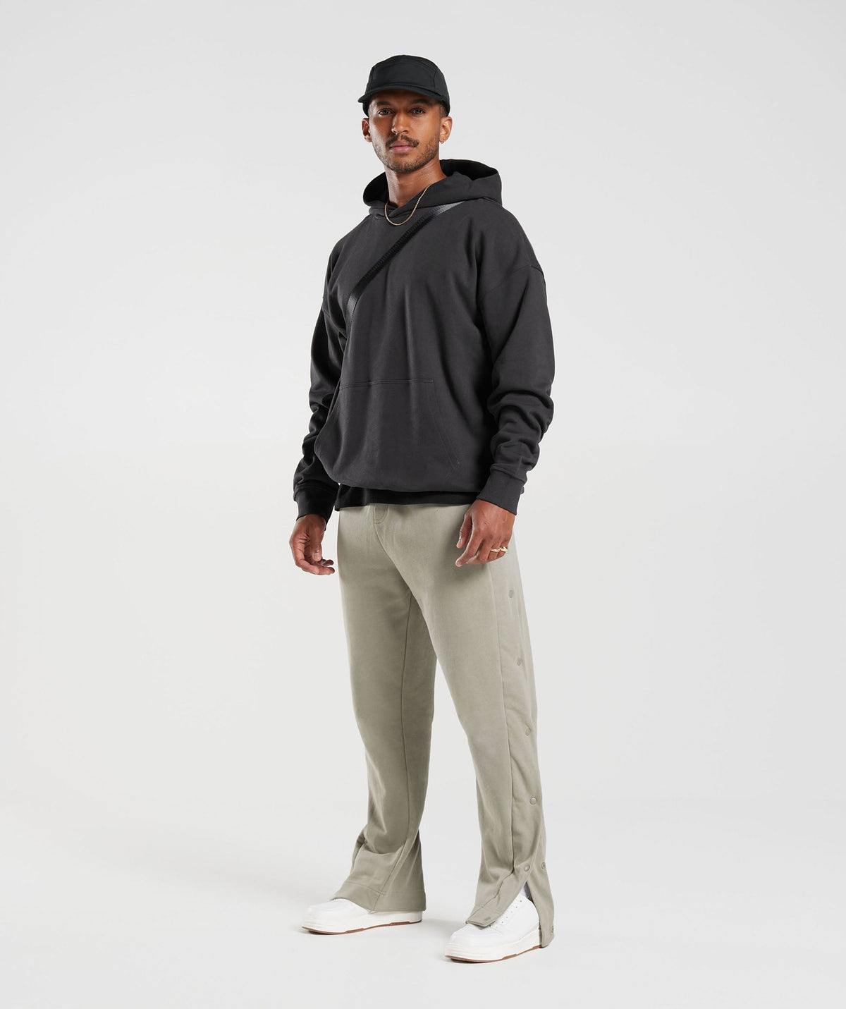 gymshark-rest-day-essentials-hoodie-onyx-grey-ss23