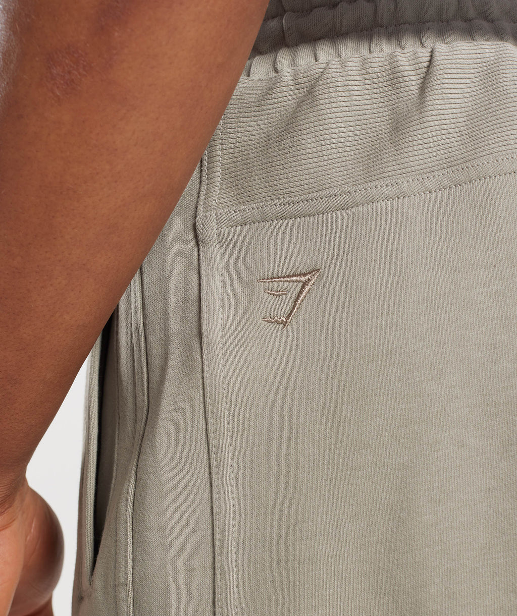 gymshark-rest-day-essentials-7-shorts-ecru-brown-ss23