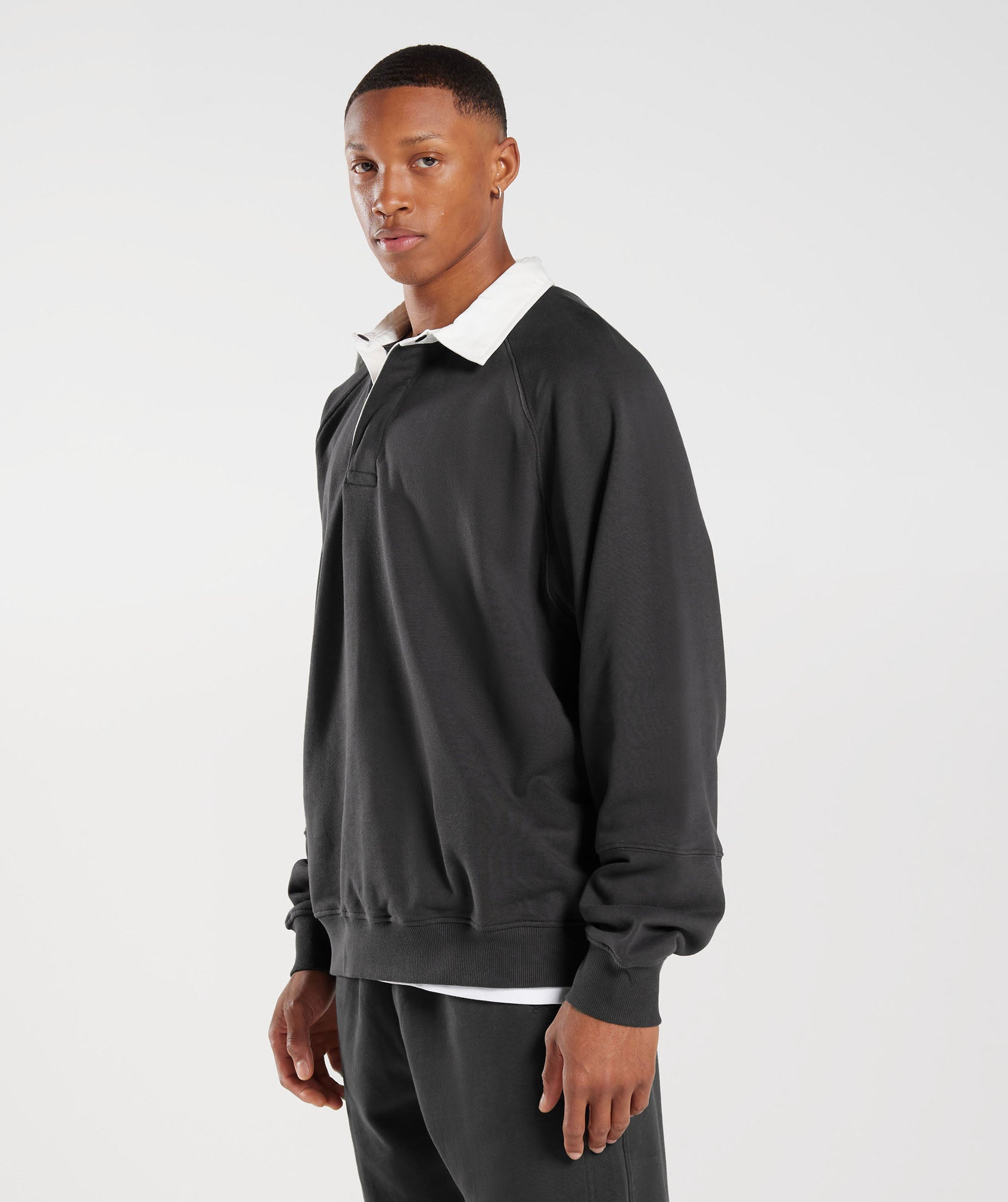 gymshark-rest-day-essentials-sweat-polo-onyx-grey-ss23