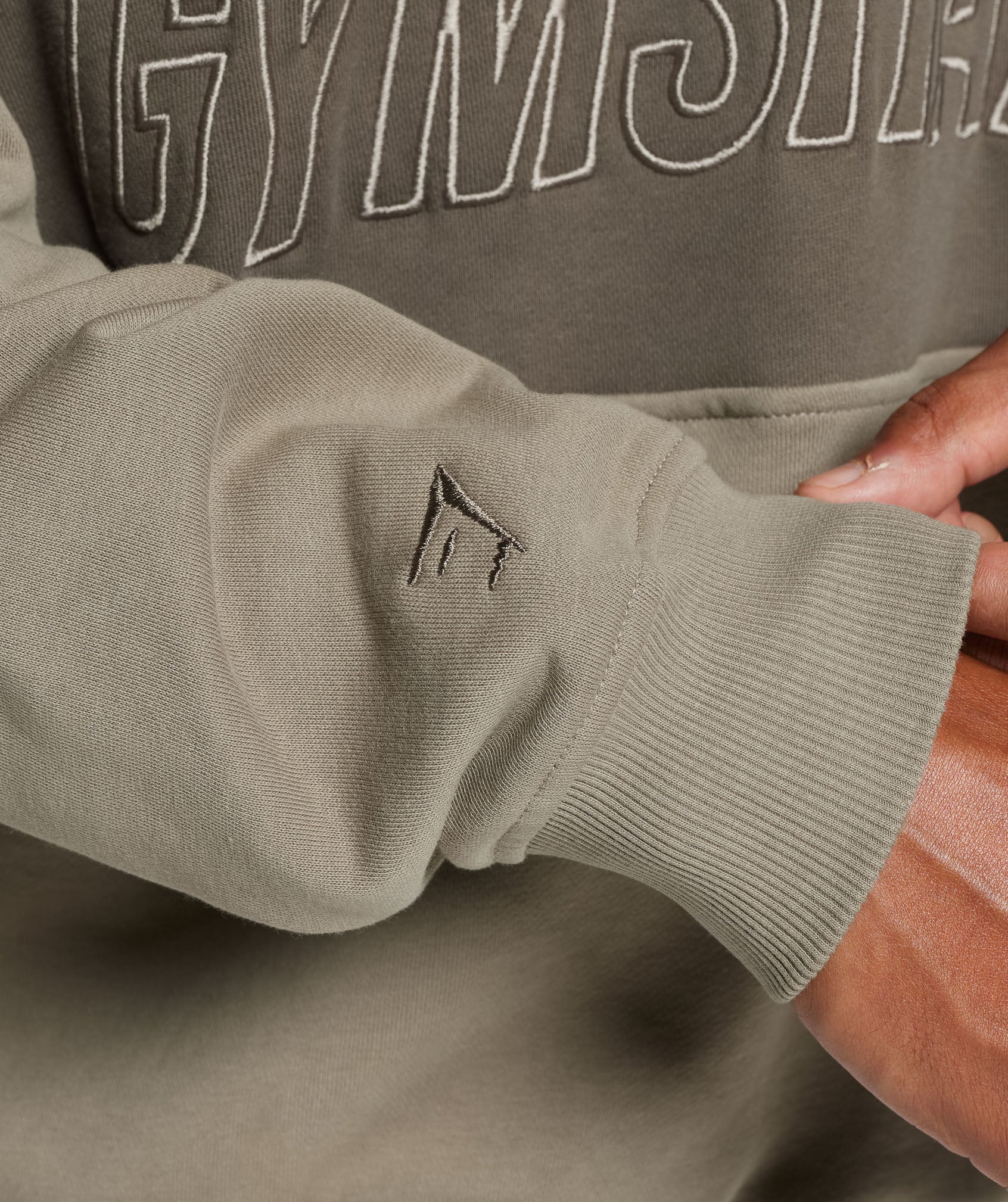 gymshark-rest-day-essentials-sweatshirt-polo-linen-brown-camo-brown-aw23