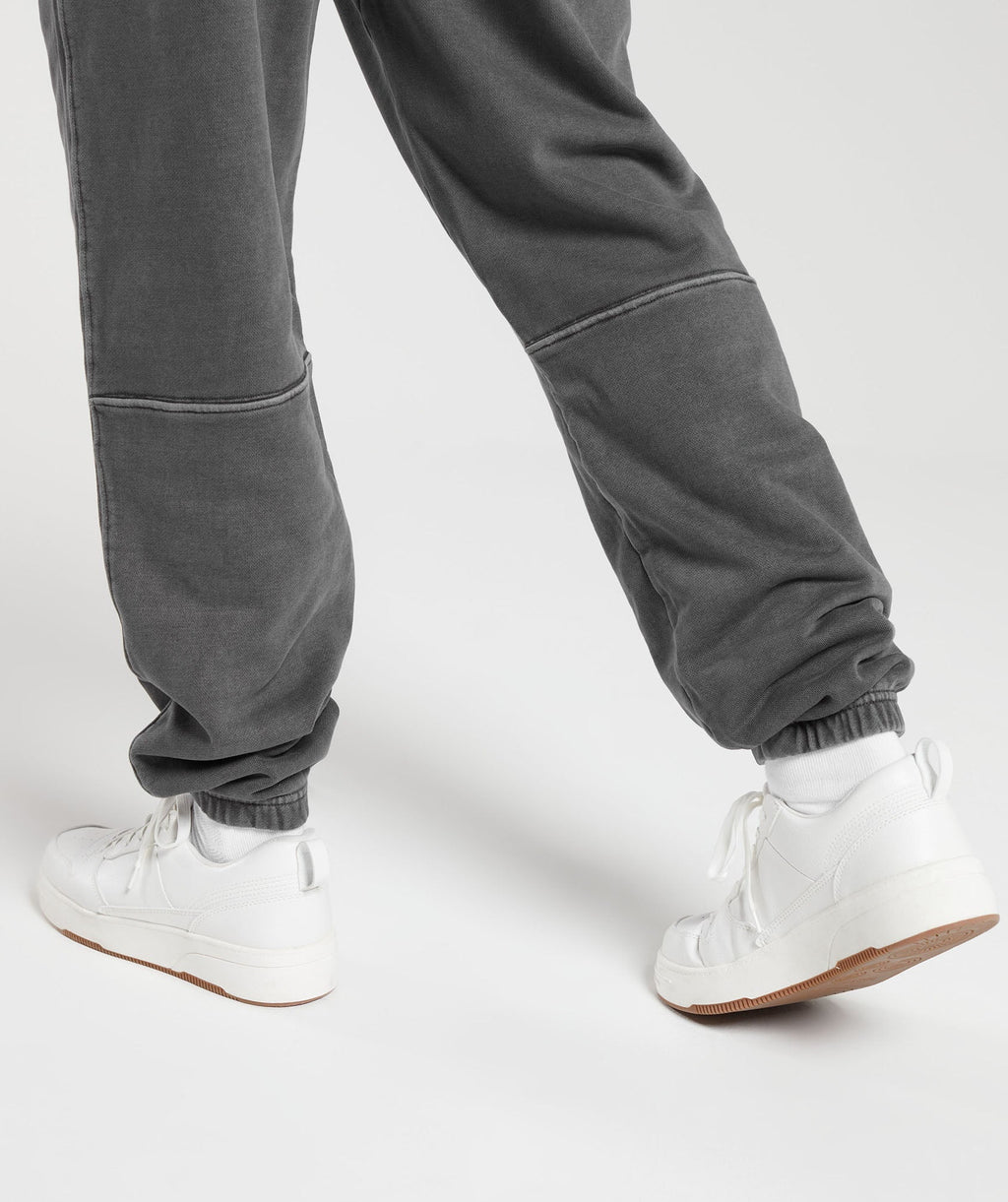 gymshark-heavyweight-joggers-black-aw23