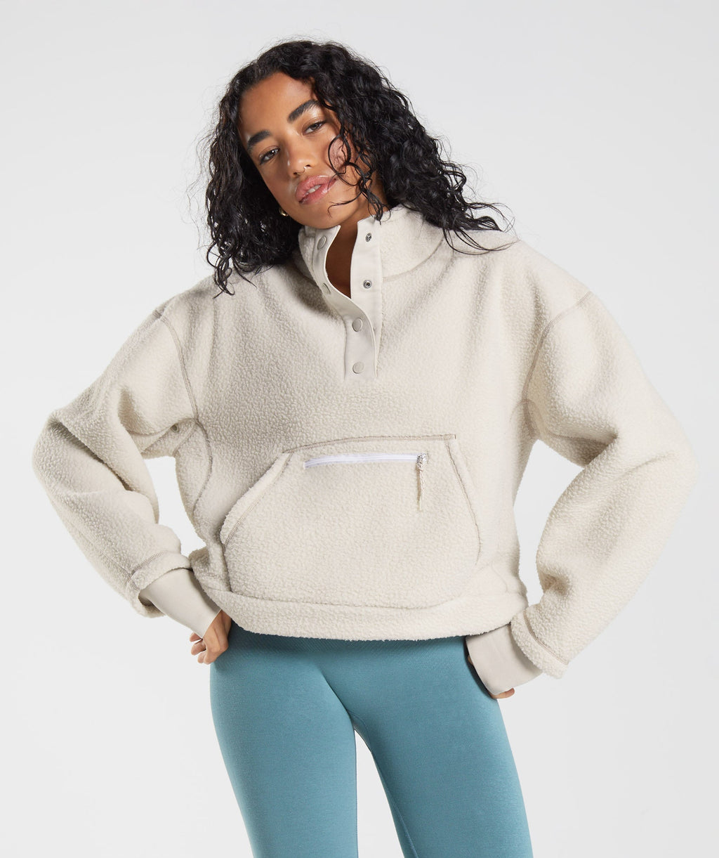 gymshark-pause-borg-pullover-pebble-grey-aw22