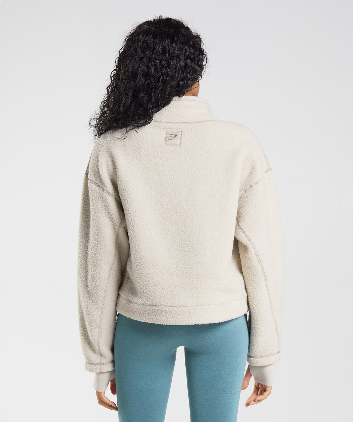 gymshark-pause-borg-pullover-pebble-grey-aw22