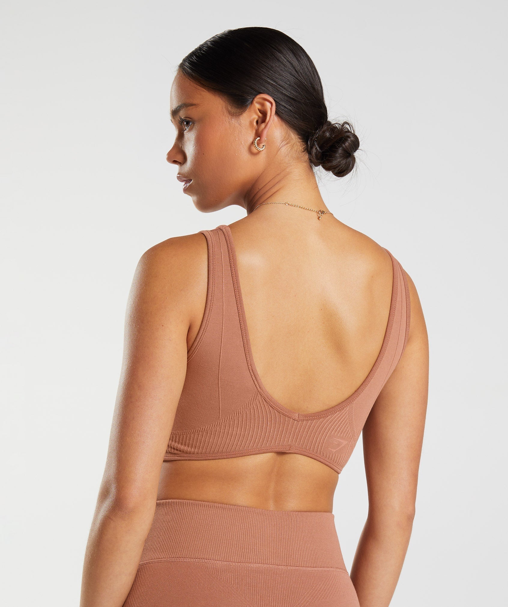 gymshark-rest-day-seamless-bralette-coffee-brown-aw22