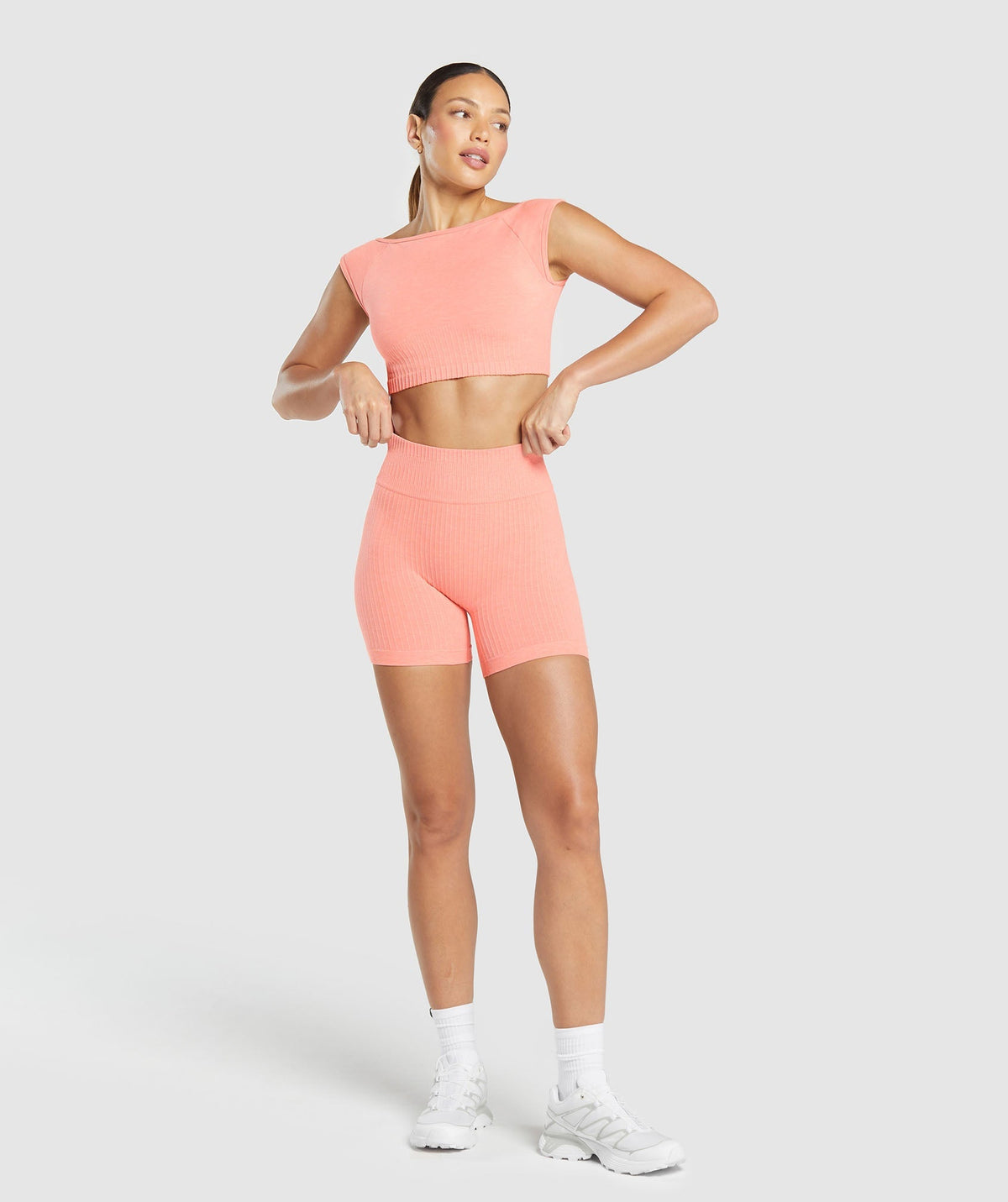 gymshark-luxe-seamless-shorts-muted-coral-marl-ss25