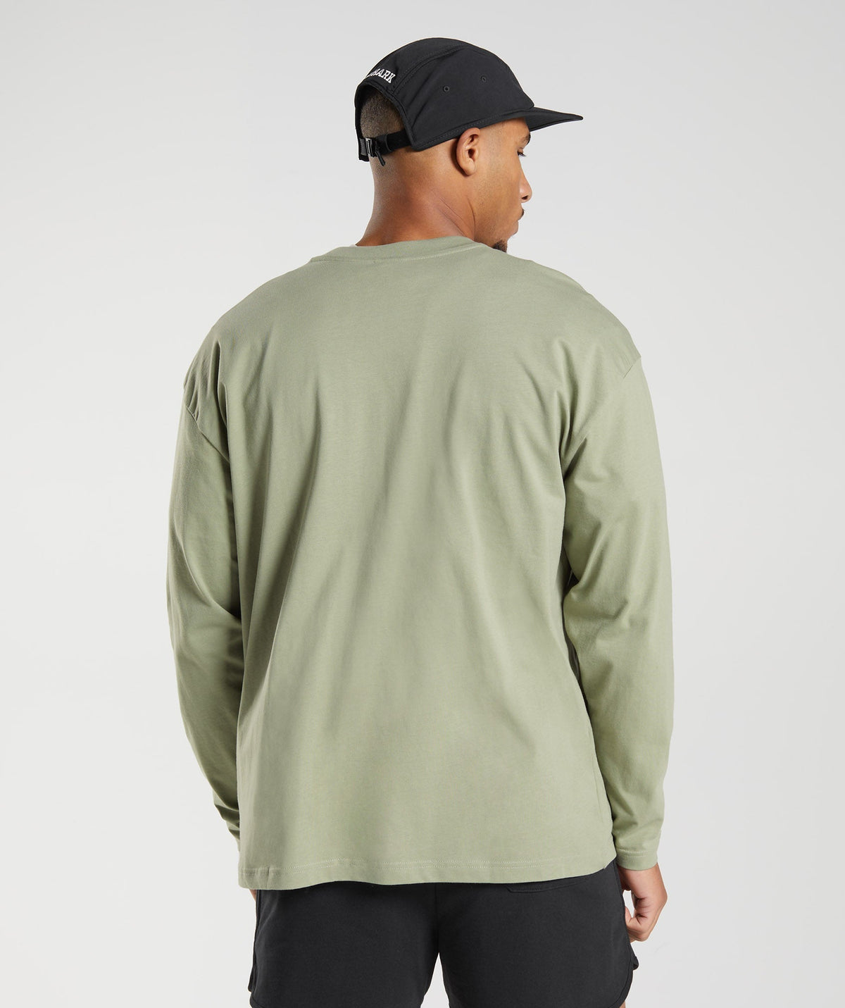 gymshark-rest-day-sweats-long-sleeve-t-shirt-sage-green-aw23