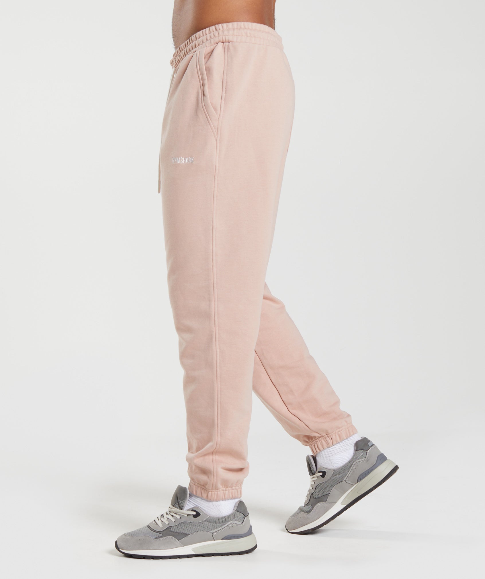 gymshark-rest-day-sweats-joggers-dusty-taupe-aw22
