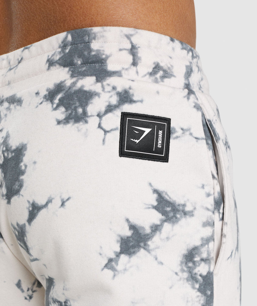 gymshark-restore-shorts-grey-print