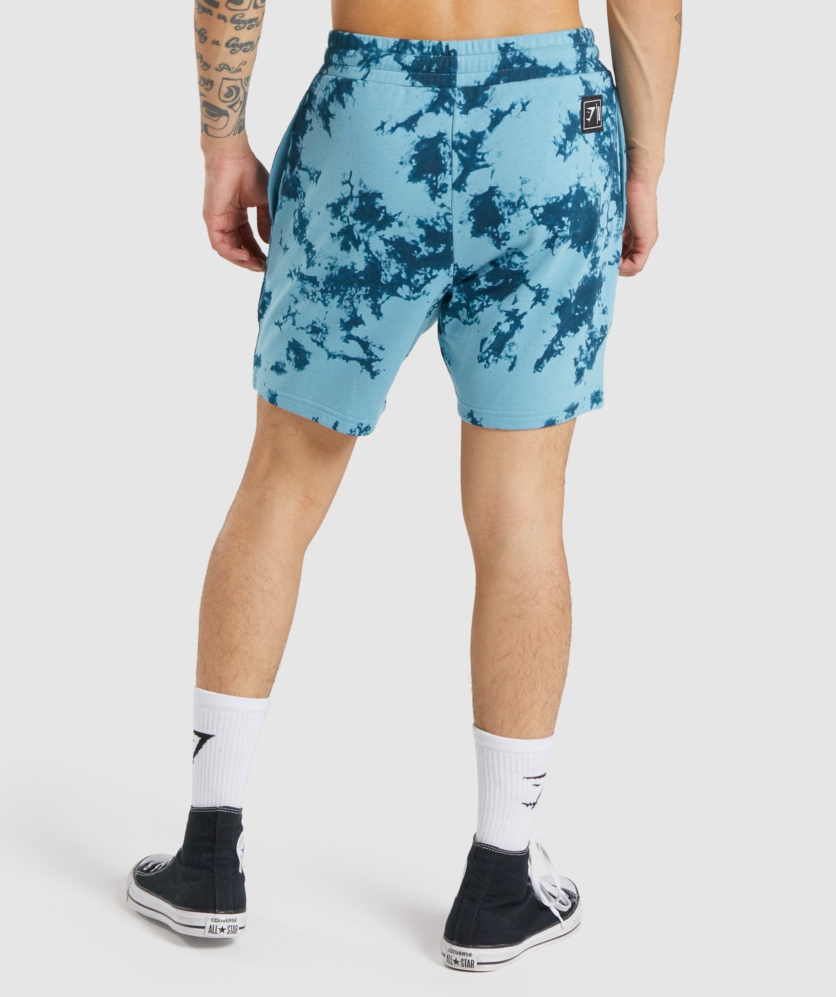 gymshark-restore-shorts-teal-print