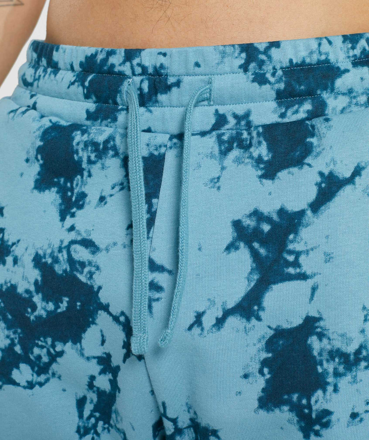 gymshark-restore-shorts-teal-print