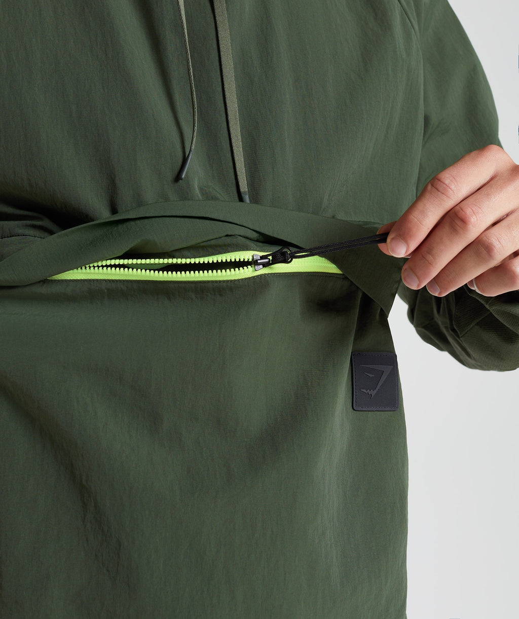 gymshark-retake-anorak-moss-olive-aw22