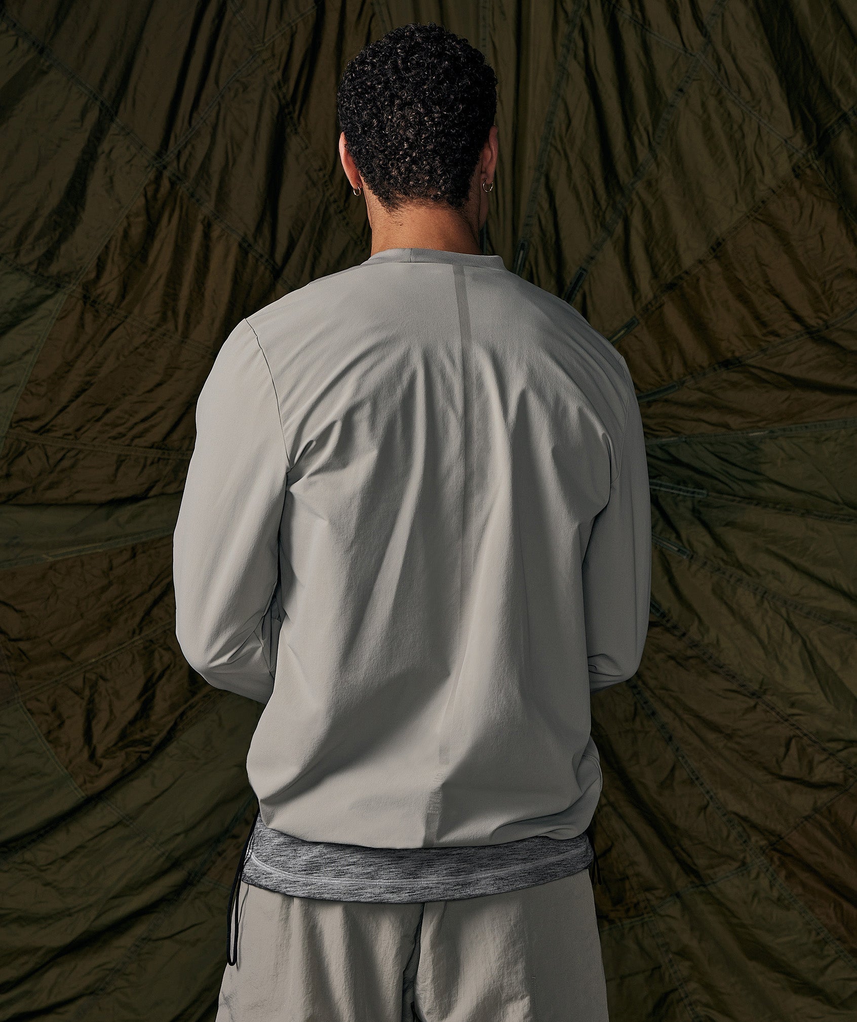 gymshark-retake-crew-taupe-grey-ss22