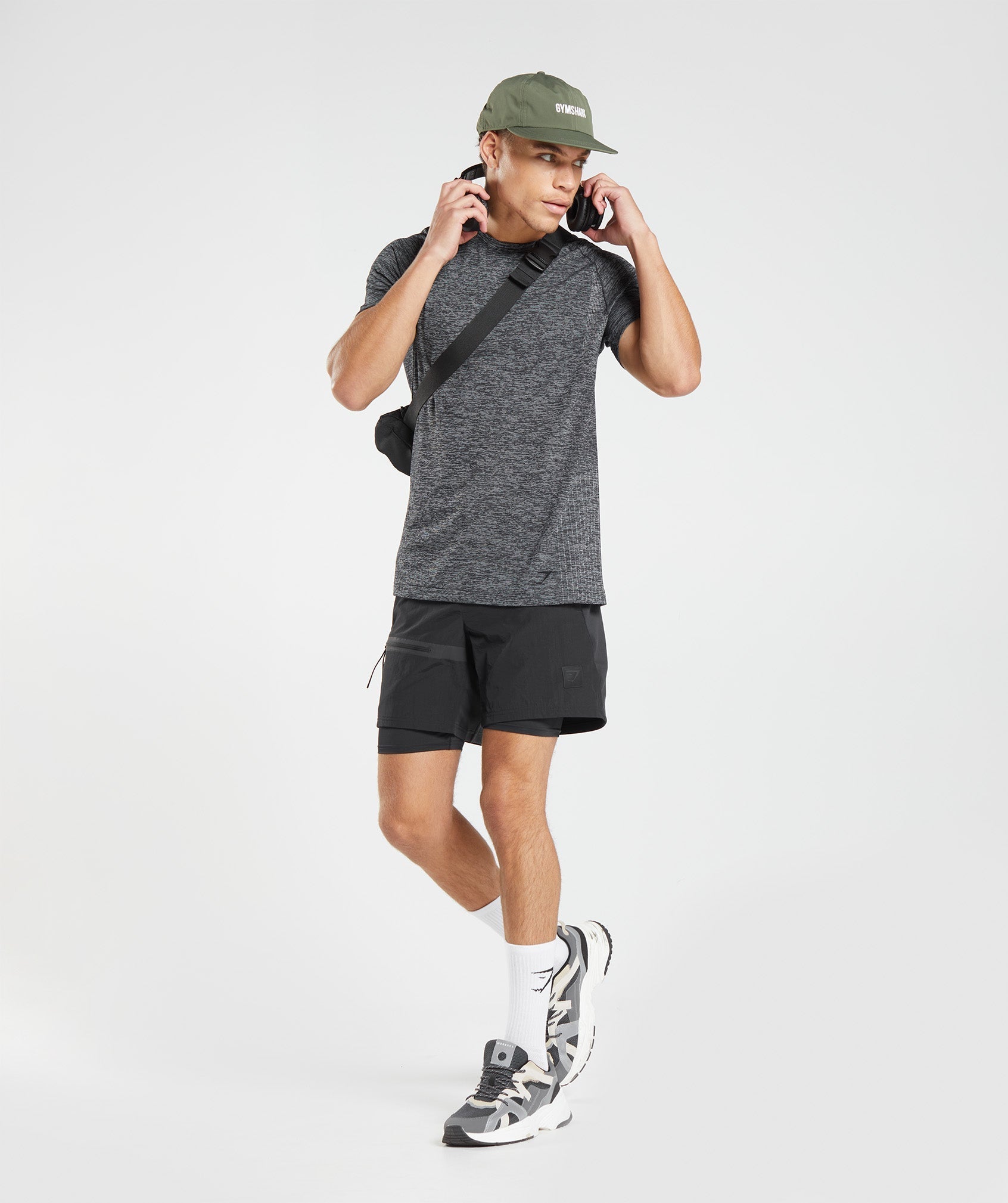gymshark-retake-seamless-t-shirt-black-white-marl-aw22