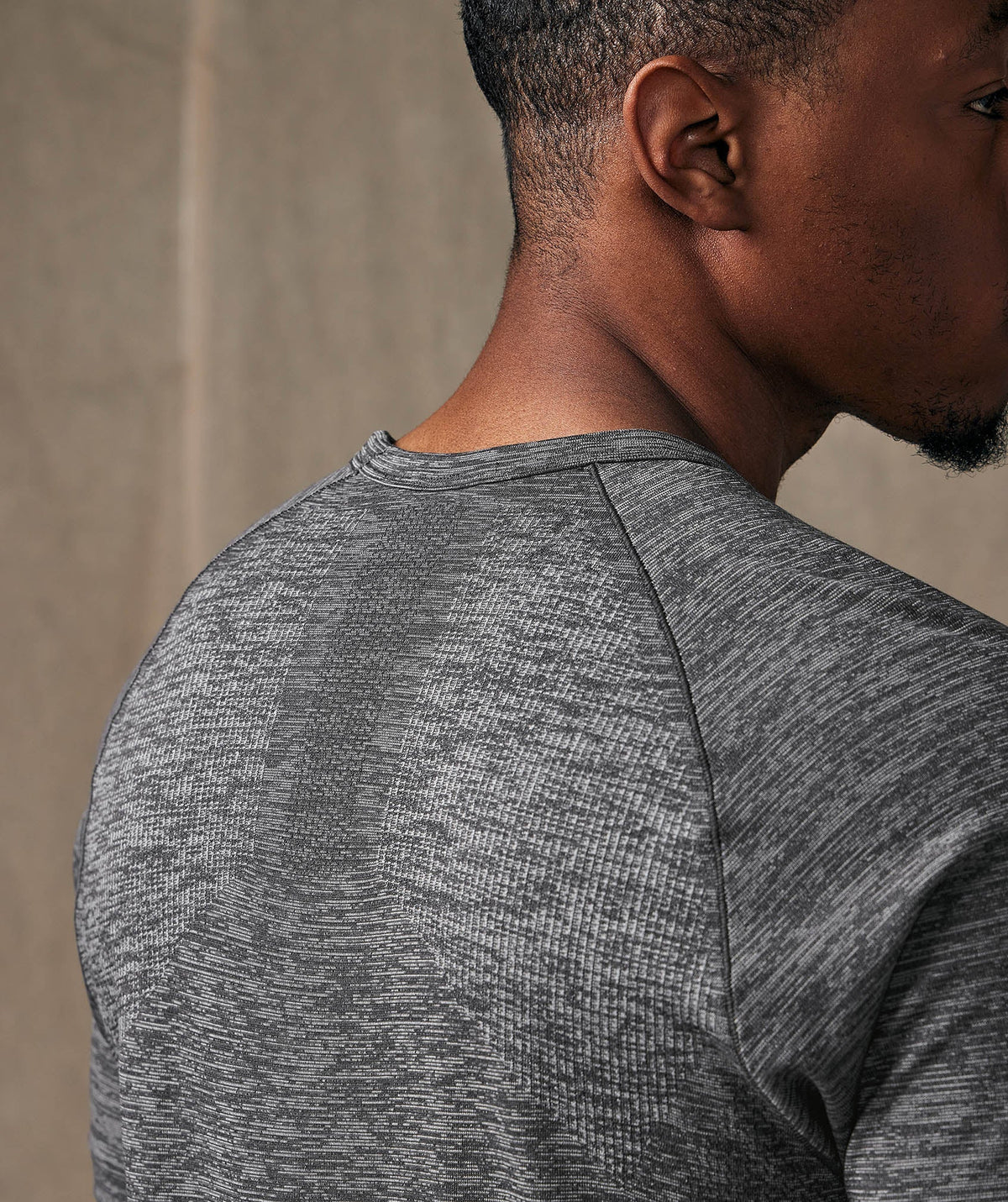 gymshark-retake-seamless-t-shirt-onyx-grey-white-marl-ss22