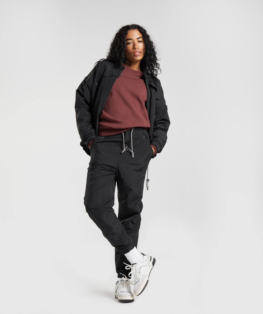 gymshark-retake-sweat-crew-cherry-brown-aw22
