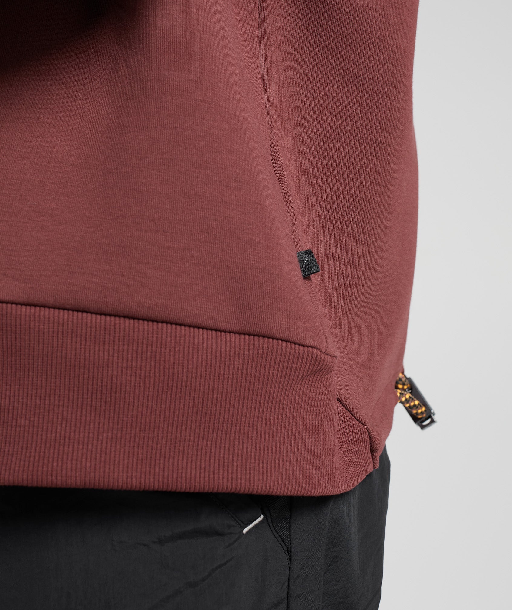 gymshark-retake-sweat-crew-cherry-brown-aw22
