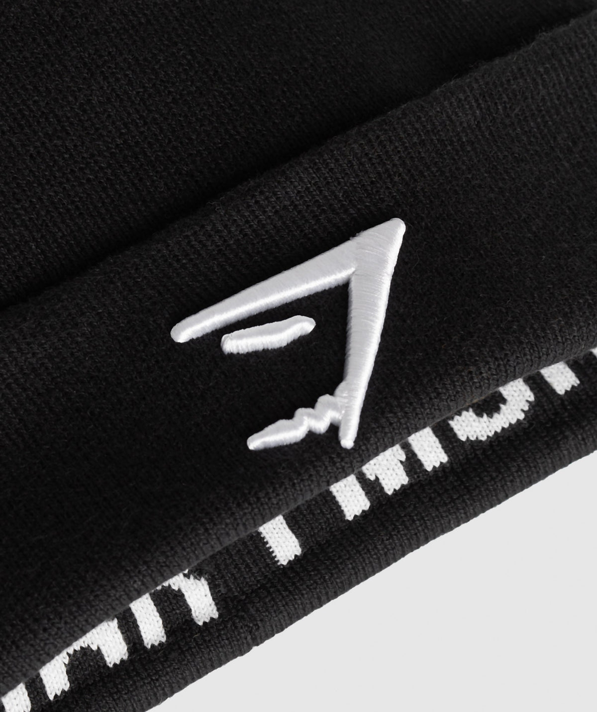gymshark-reverse-jacquard-beanie-black-white-aw23