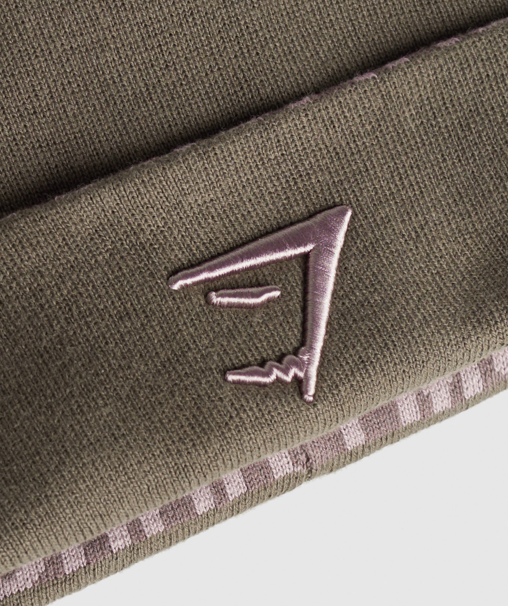 gymshark-reverse-jacquard-beanie-camo-brown-washed-mauve-walnut-mauve-aw23