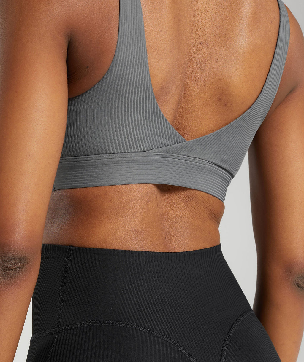 gymshark-ribbed-sports-bra-sports-bras-grey-ss24
