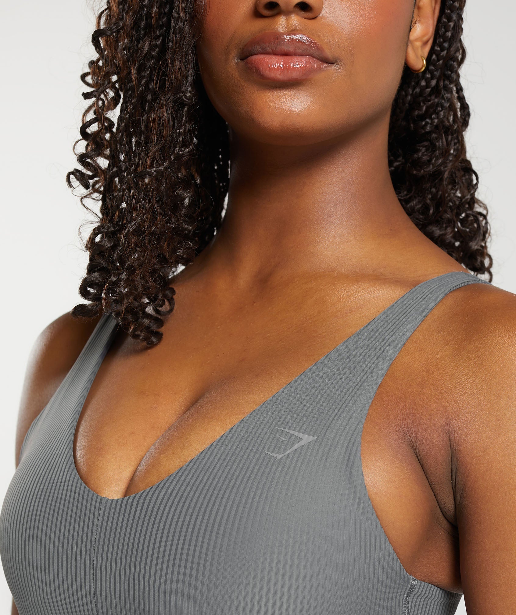 gymshark-ribbed-sports-bra-sports-bras-grey-ss24