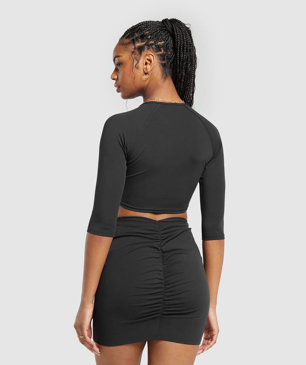 gymshark-ruche-3-4-sleeve-crop-top-black-ss24