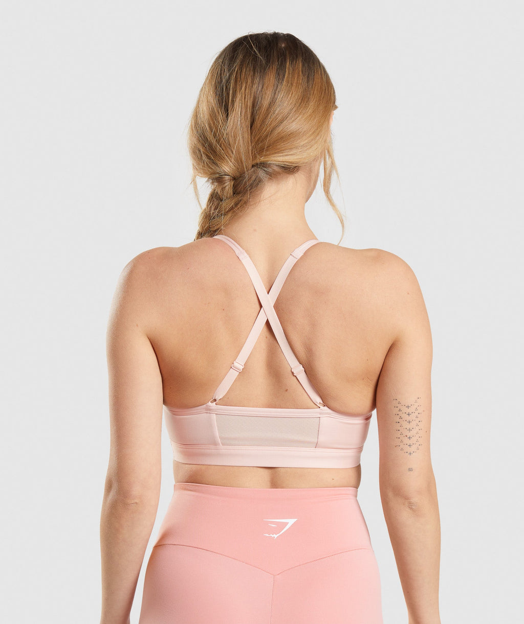 gymshark-ruched-training-sports-bra-light-pink