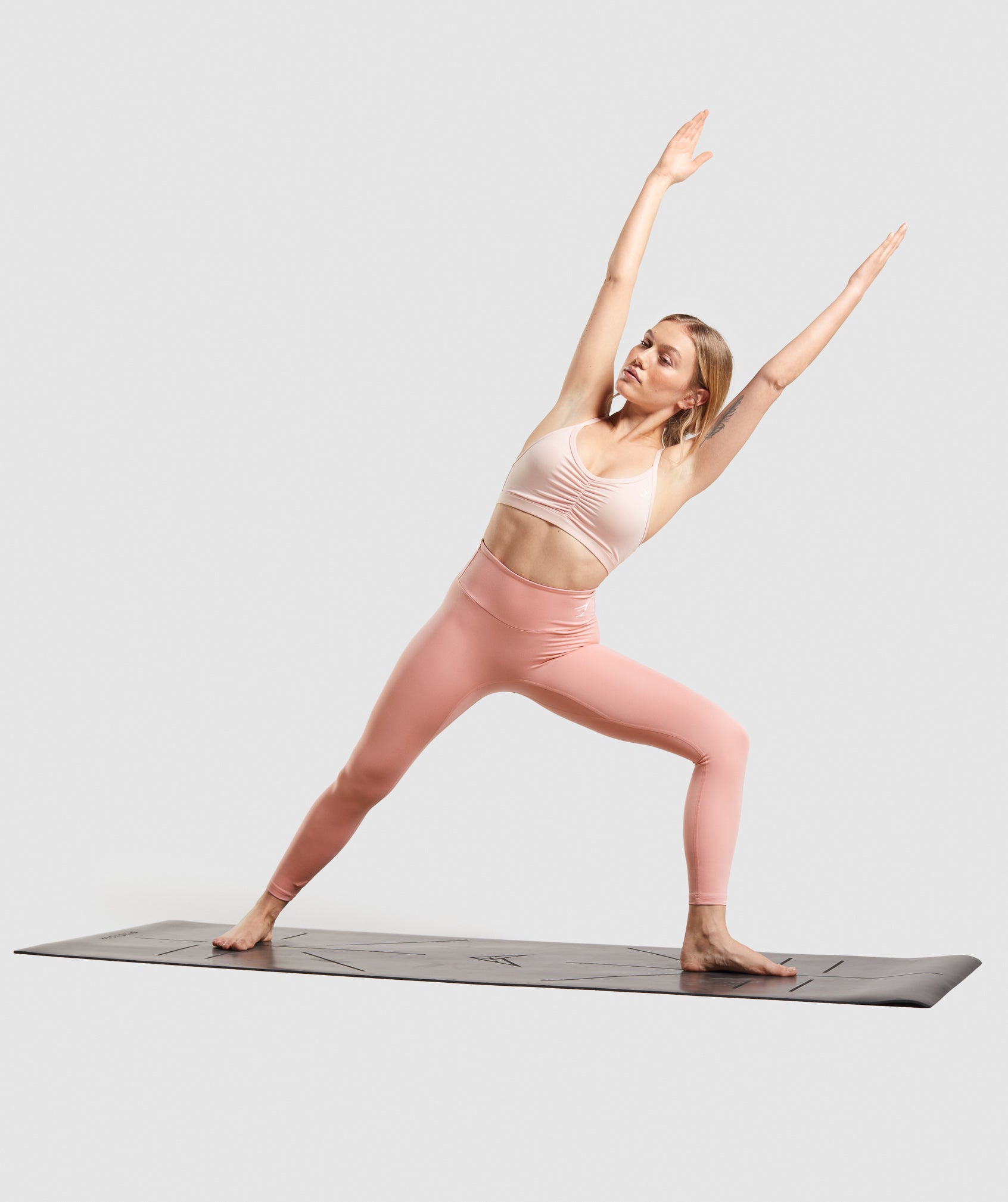 gymshark-ruched-training-sports-bra-light-pink