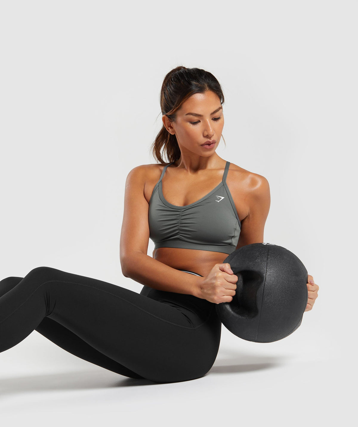 gymshark-ruched-sports-bra-brushed-grey-ss24