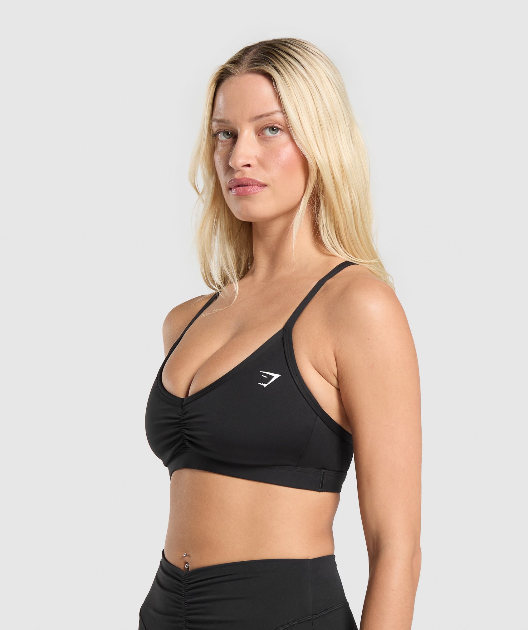 gymshark-ruched-strappy-sports-bra-black-aw23