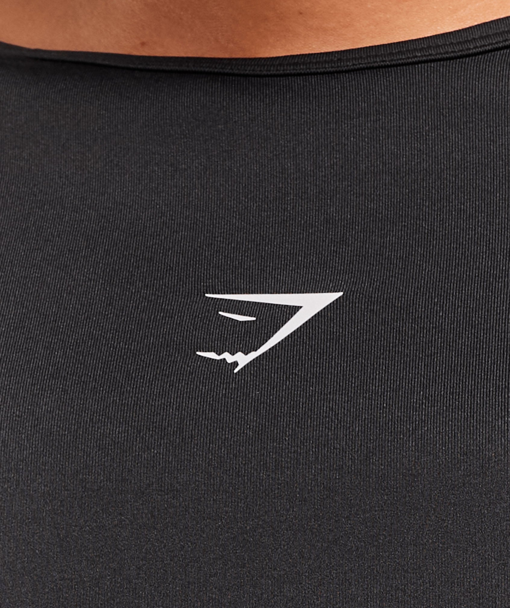 gymshark-running-back-vent-t-shirt-black-ss25