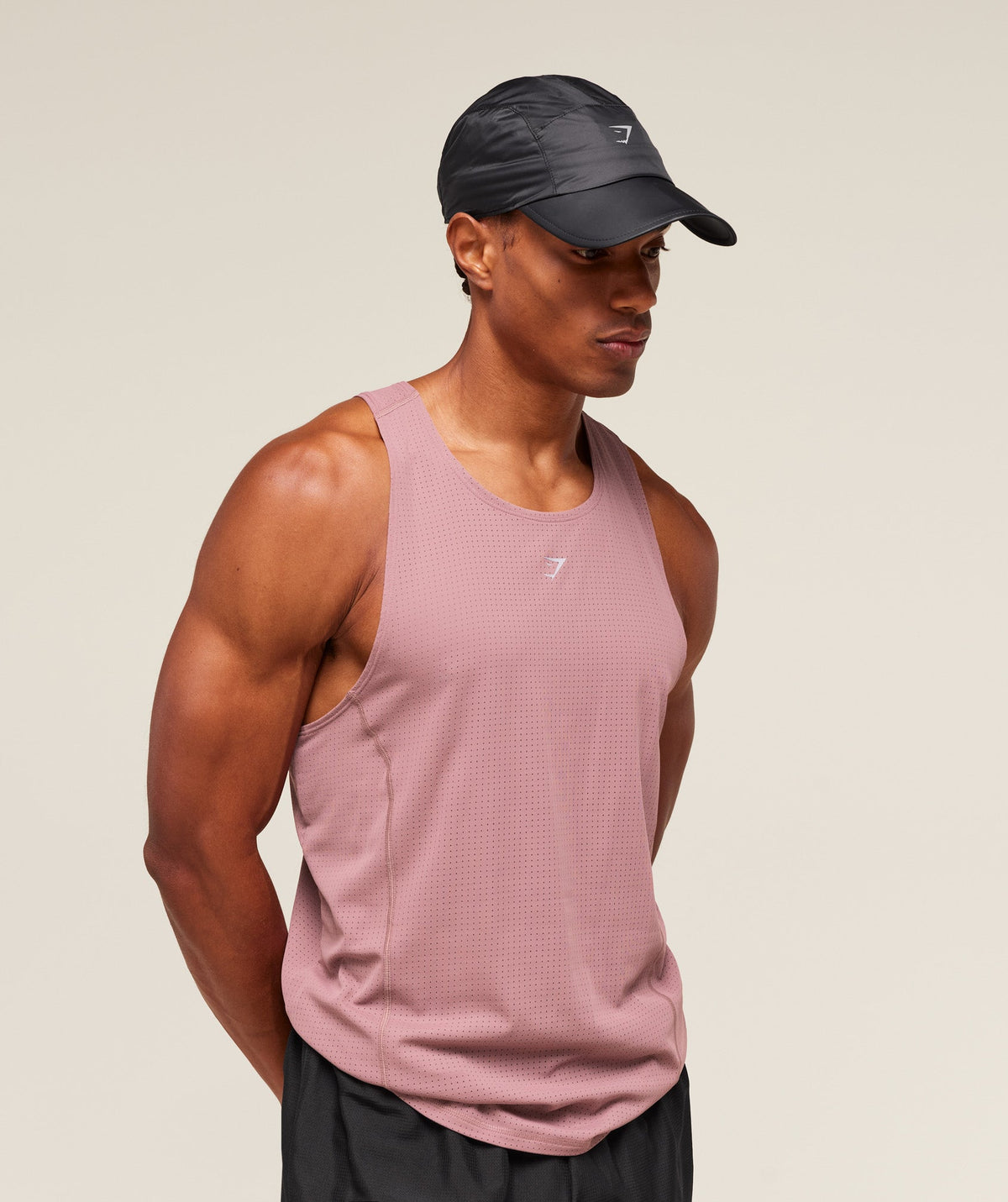 gymshark-running-cap-black-aw24